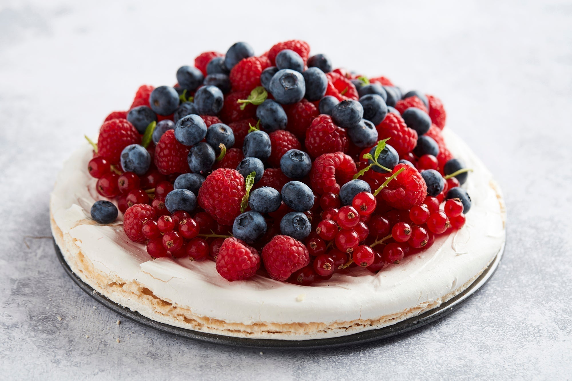 Forest fruit meringue tart