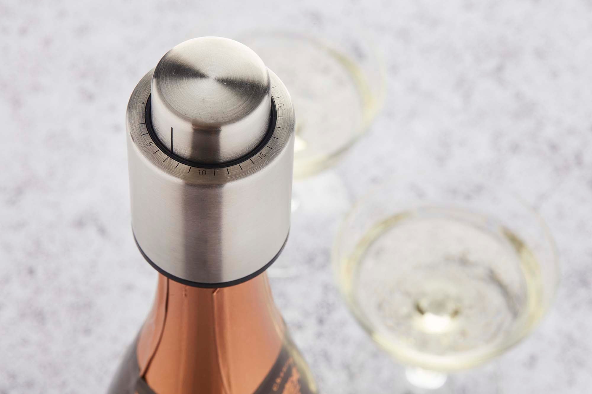 How to keep your wine and champagne fresh?