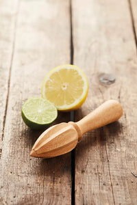 Presse-agrumes en bambou