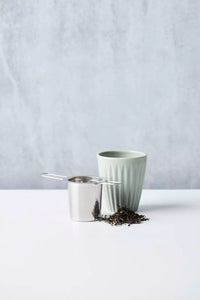 Filtre à thé avec poignées pliables