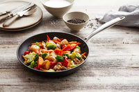 Pan-à-moi licht gietijzeren braadpan met excalibur coating ø 20cm