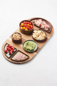 Sharing square acacia serving tray w/ magnets 33x33x2cm FSC®