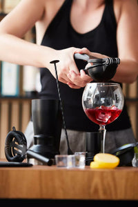 Presse-citron et citron vert noir