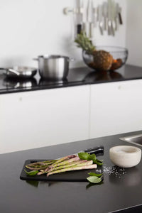 Planche à découper en fibre de bois noir 29.8x23.5cm FSC®