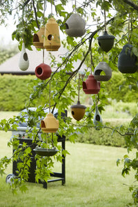 Vogelhuisje uit bamboevezel eikel okergeel