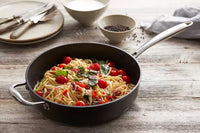 Pan-à-moi  lightweight cast iron sauté pan with excalibur non-stick coating ø 28cm