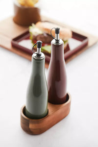 Set van olie- en azijnfles en houder uit acacia