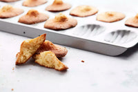 Bakvorm met anti-aanbaklaag voor 12 madeleines