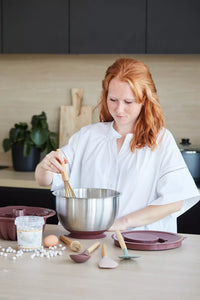 Ensemble de spatule, cuillère, fouet, spatule à trous et pinceau