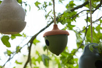 Vogelhuisje uit bamboevezel eikel groen