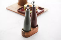 Set van olie- en azijnfles en houder uit acacia